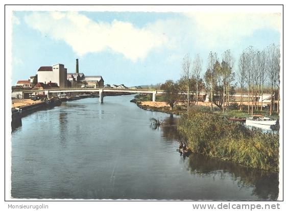 77)FL) BRAY SUR SEINE, Le Nouveau Pont Et La Sucrerie,  CPSM /** - Bray Sur Seine