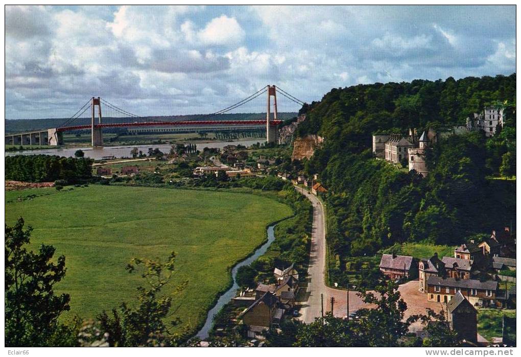 76  TANCARVILLE  Vue Générale Du Bourg Et Le Château Et Le Pont  CP Moderne  Grd Format - Tancarville