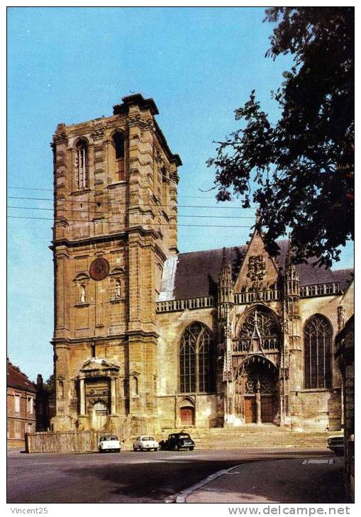 Rethel **eglise Saint Nicolas   Tractions Et 4 Chevaux   ..la Cigogne - Rethel