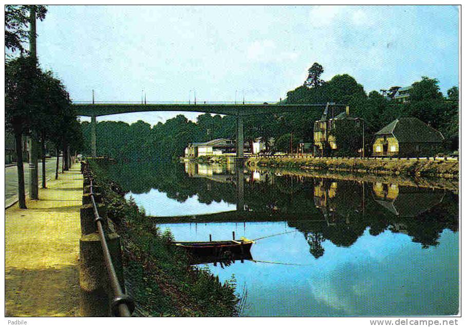 Carte Postale   53. Mayenne  Le Viaduc Et Les Bords De La Mayenne Trés Beau Plan - Mayenne