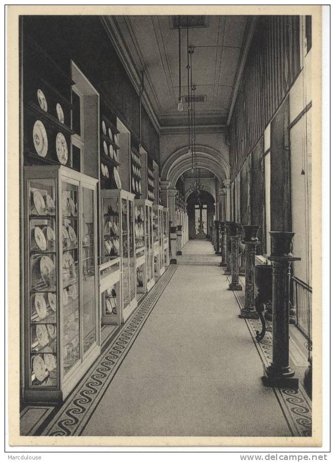 Mariemont (Morlanwelz). Musée. La Galerie Des Porcelaines De Tournai. Museum. De Doorloop Van De Doornikse Porseleinen. - Morlanwelz