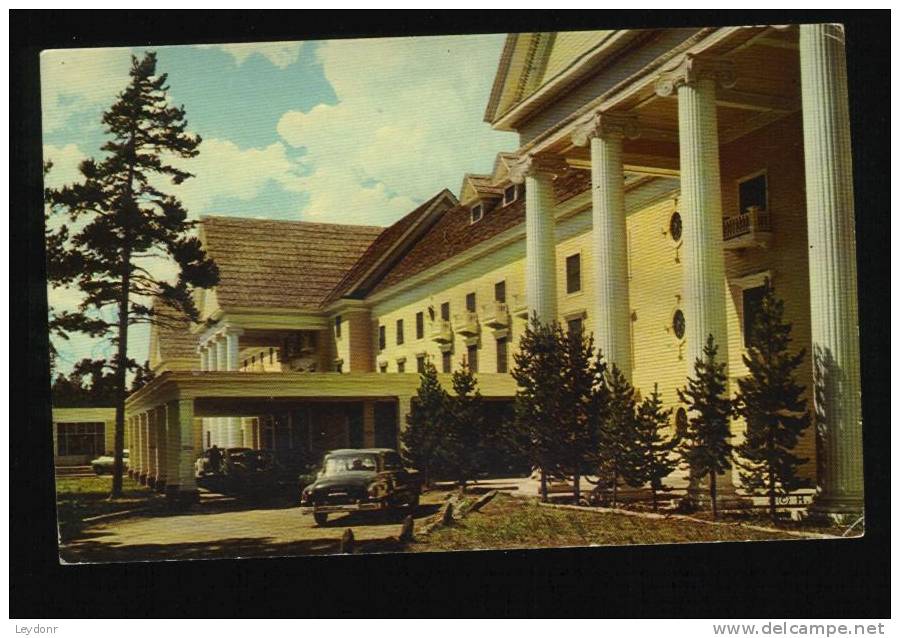 Lake Hotel - North Shore Of Yellowstone Lake - USA Nationalparks