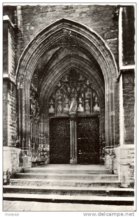 HALLE-De Rechtse Zijpoort-la Porte Latérale Droite - Halle