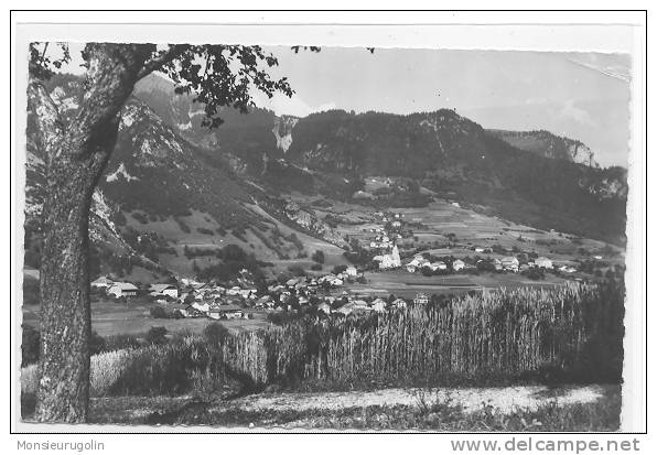 74)FL) VACHERESSE, Vue Générale, Le Chef Lieu Et Fontany, CPSM Petit Format, N° 10717 Ed Cellard /** - Vacheresse