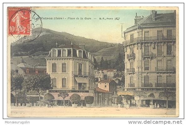 38 ) VOIRON, Place De La Gare, B.F. Edit, Colorisée - Voiron