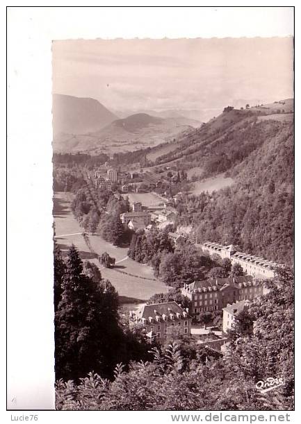 URIAGE LES BAINS -  Vue Générale - Au Fond, Le Vercors - N° 1582 - Uriage