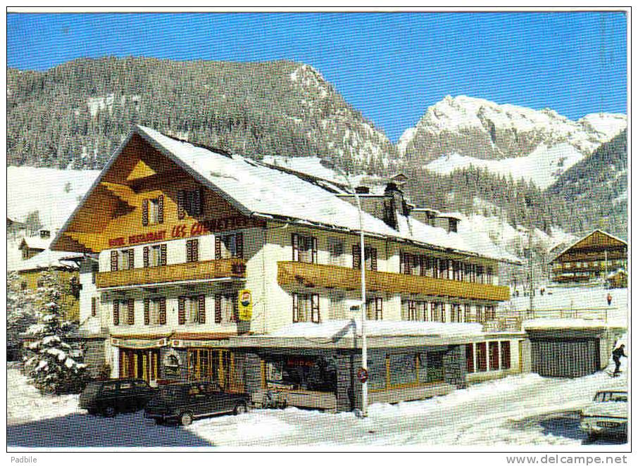 Carte Postale  74. La Chapelle D´Abondance  "Les Cornettes" Hotel-Restaurant Trés Beau Plan - La Chapelle-d'Abondance