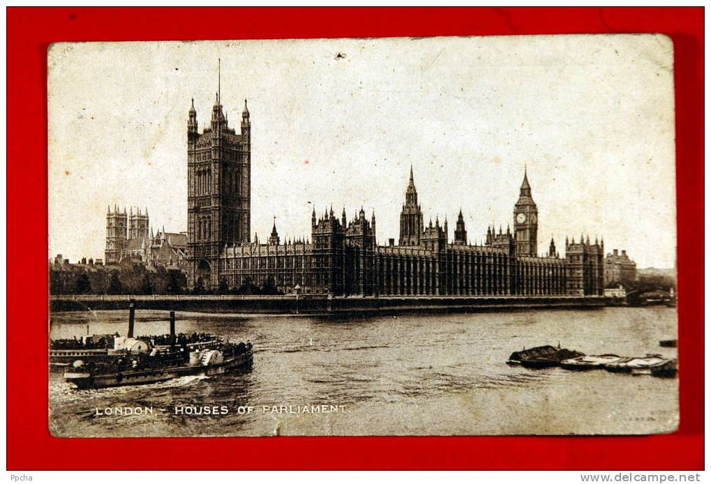 London - Houses Of Parliament With Steamers / Avec Bateaux à Aubes - Houses Of Parliament