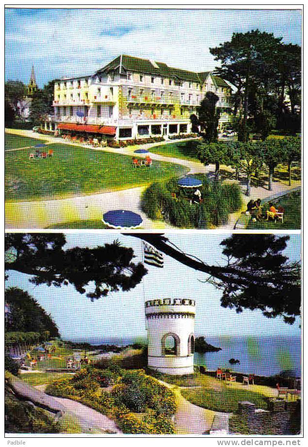 Carte Postale  29.  Locquirec  Grand-Hotel Des Bains Et Son Fortin Trés Beau Plan - Locquirec