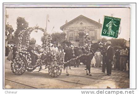 CARTE PHOTO CARNAVAL OU FETES GROS PLAN 3ER PRIX - A Identifier