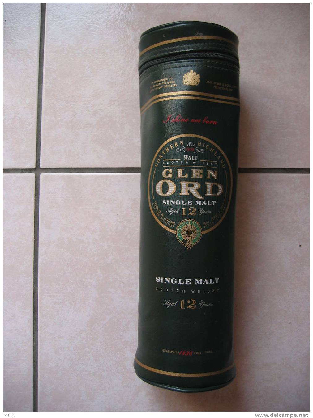 HOUSSE PLASTIFIEE AVEC POIGNEE POUR LE TRANSPORT DU WHISKY, GLEN ORD, SINGLE MAT, AGED 12 YEARS, TBE - Whisky