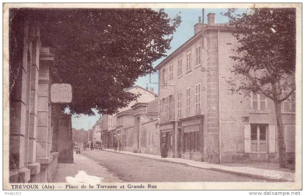 Trevoux - Place De La Terrasse Et Grande Rue - Trévoux