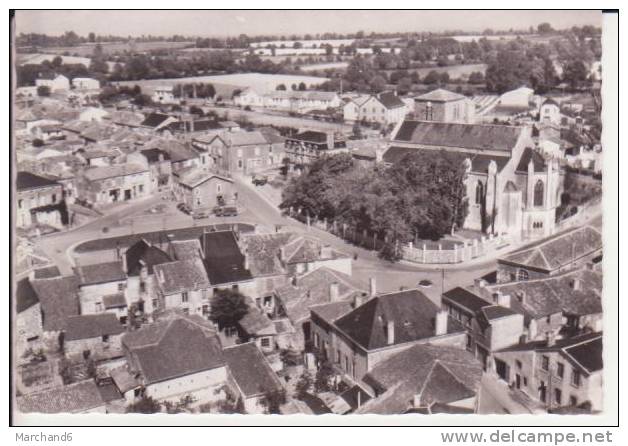 MOUILLERON EN PAREDS . EN AVION AU DESSUS DE ...LE CENTRE ....MODERNE - Mouilleron En Pareds