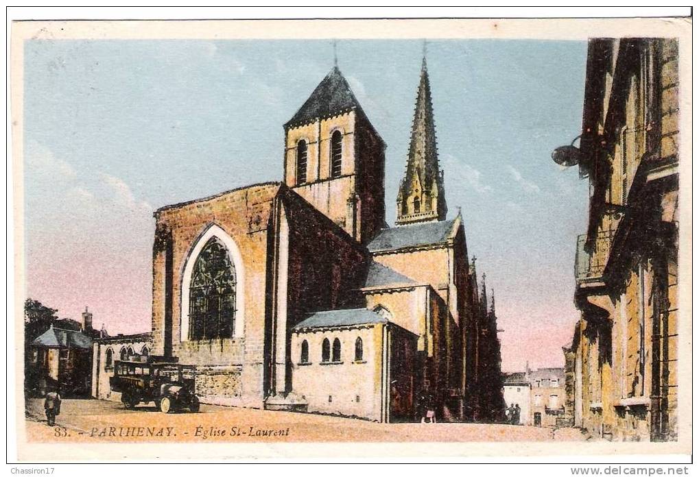 79 -  PARTHENAY -   Eglise Saint-Laurent  - Couleur -   (Bus ) - Parthenay