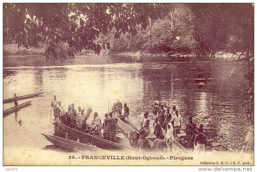 AFRIQUE - GABON - FRANCEVILLE (Haut-Ogooué) - Pirogues - Gabon