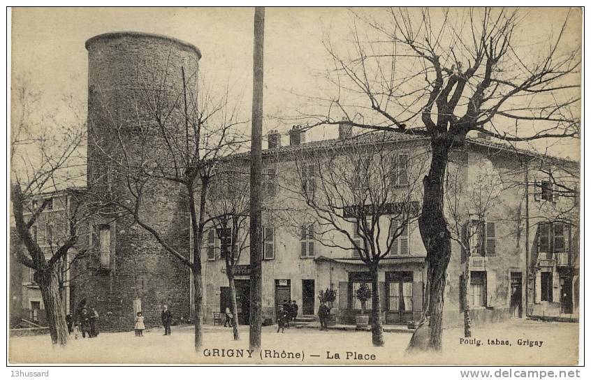 Carte Postale Ancienne Grigny - La Place - Café De L'Union - Grigny