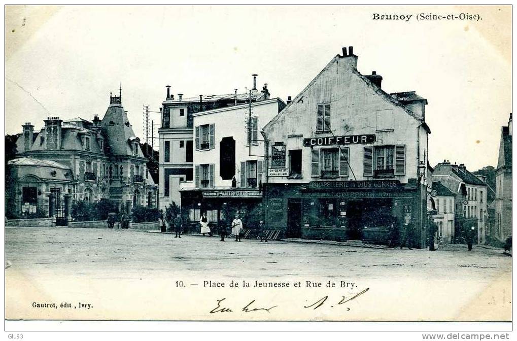 CPA - Brunoy (91) - Place De La Jeunesse Et Rue De Bry - Brunoy