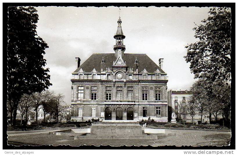 93 LA COURNEUVE, Hôtel De Ville, Ed D'Art GUY, Abeille, CPSM 9x14, Dos Vierge - La Courneuve