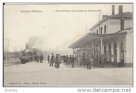 69 - GIVORS - Vue Intérieure De La Gare Et Givors Ville - Givors