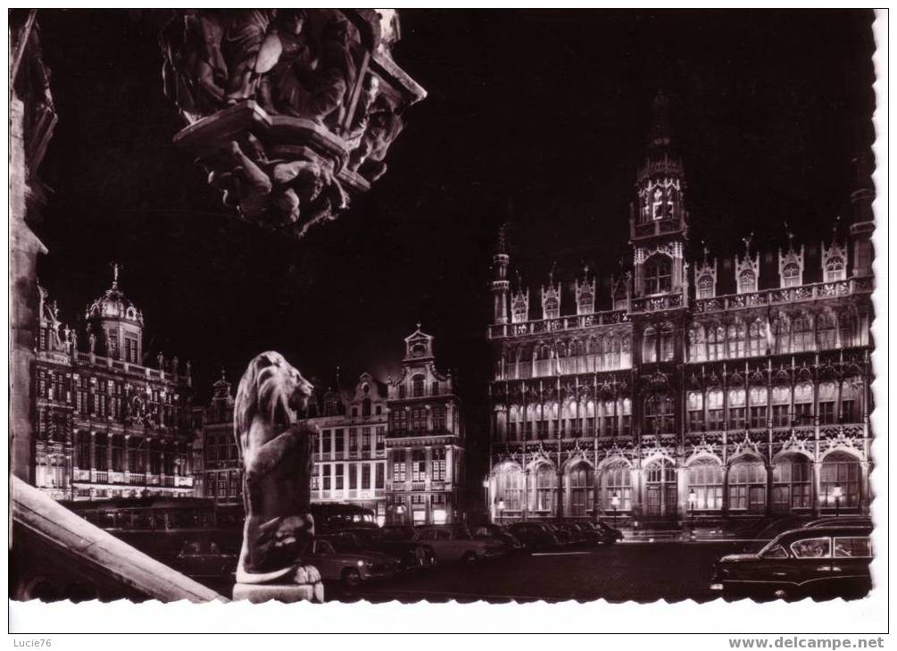 BRUXELLES   -   Un Coin De La Grand´place - Brüssel Bei Nacht