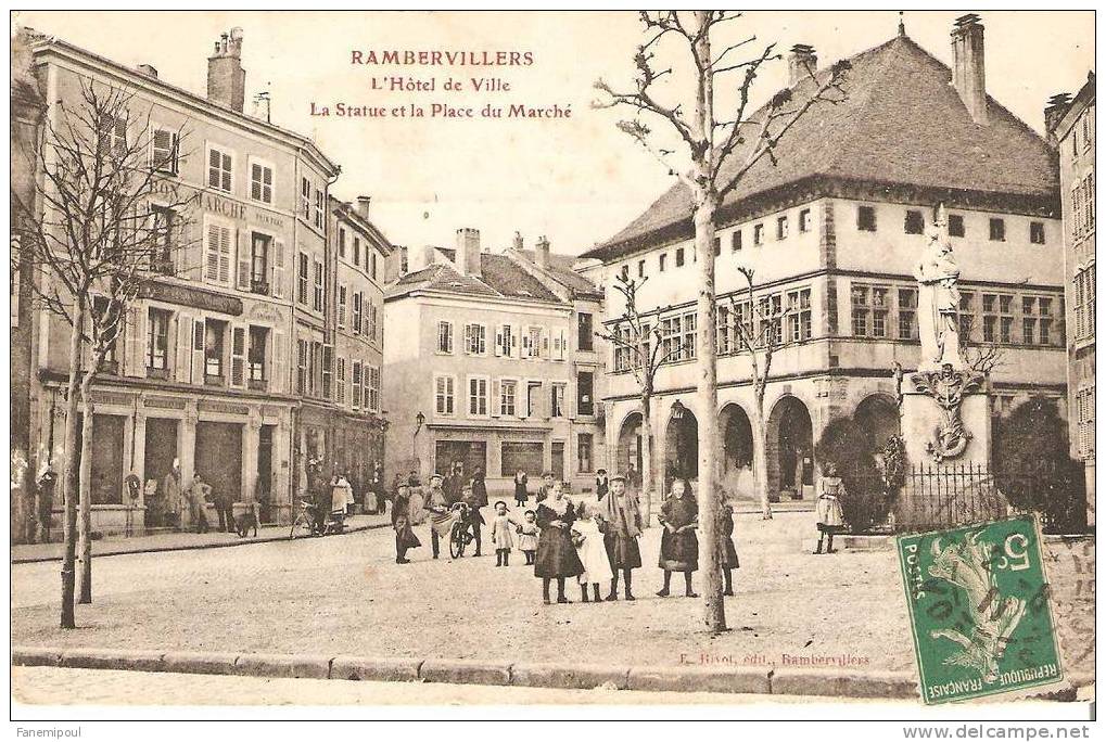 RAMBERVILLERS . L´ Hôtel De Ville  La Statue Et La Place Du Marché - Rambervillers