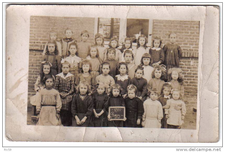 ROZOY Sur SERRE.-Carte PHOTO.-  Ecole 1921 - Autres & Non Classés