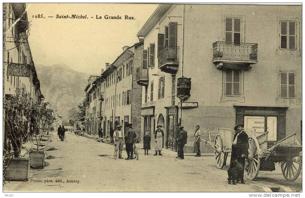 CPA (73) SAINT   MICHEL DE MAURIENNE  La Grande Rue  (leger Choc Coin Haut Gauche) - Saint Michel De Maurienne