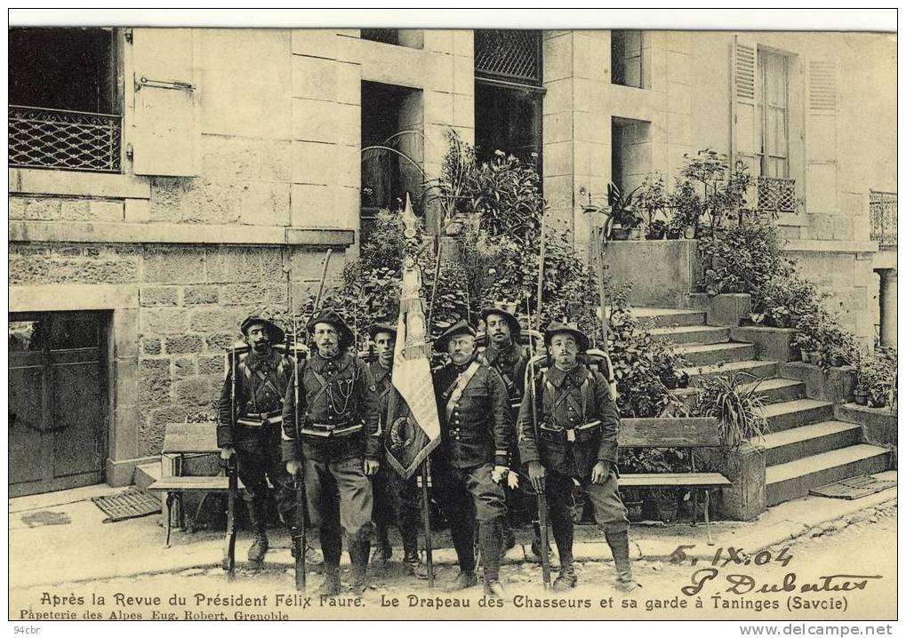 CPA (74)   TANINGES  Apres La Revue Du President Felix Faure  Le Drapeau Des Chasseurs - Taninges