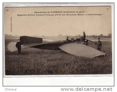 AERODROME DE TOUSSS LE NOBLE APPAREIL ROBERT ESNAULT PELTERIE PILOTE PAR MR MARIE  ATTERRISSAGE - Toussus Le Noble