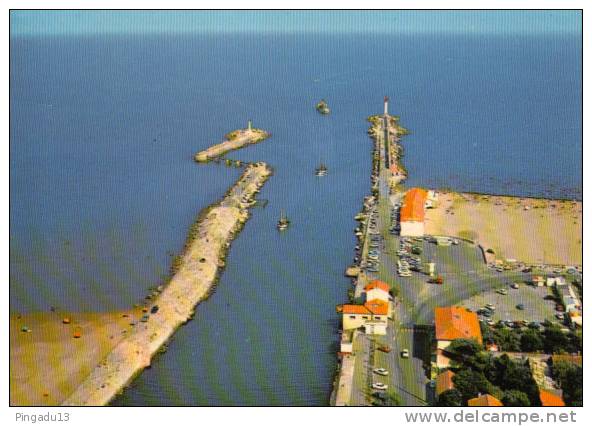 Le Golfe Du Lion Vue Aérienne Sur Canal Et 2 Jetées - Port La Nouvelle