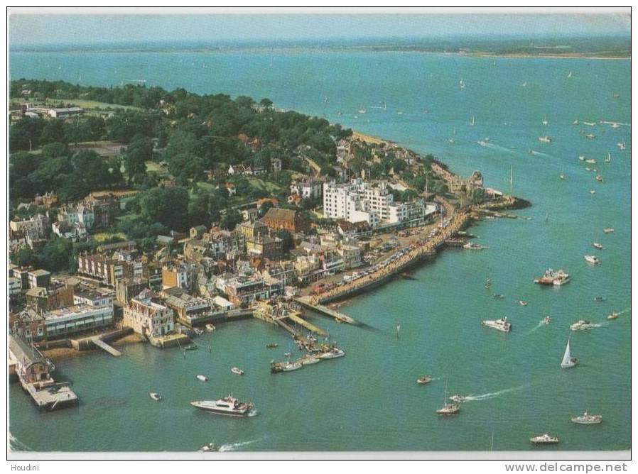 Cowes Waterfront Showing The Parade , Yacht Clubs & Royal Yacht Squadron - Cowes