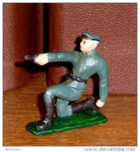 Soldat Allemand  à Genou  En Plomb - Tin Soldiers