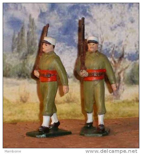 2 Legionnaires ~~ Metal  Hauteur 60 (sur Kepi) - Loden Soldaatjes