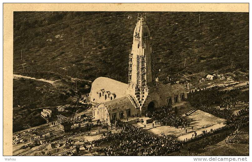 Vue Prise En Avion De La Cérémonie D' Inauguration De L' Ossuaire De DOUAUMONT, Le 21 Septembre 1927 - Douaumont