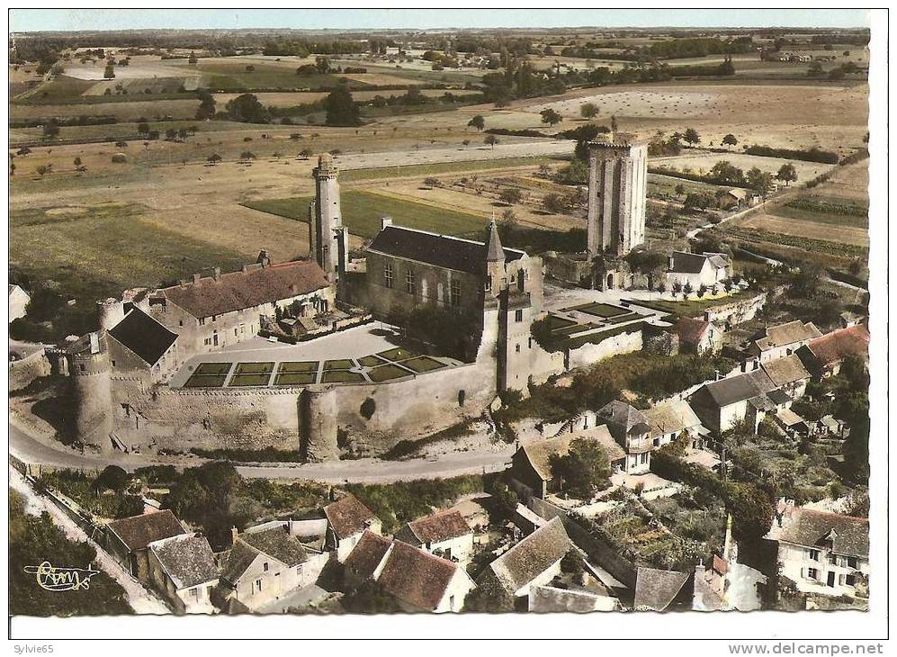 LE GRAND PRESSIGNY-l´ancien Chateau, Vue Aérienne - Le Grand-Pressigny