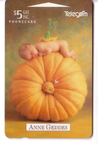 A. GEDDES ( New Zealand Limited Card ) Children &ndash; Enfants - Child &ndash; Enfant * Pumpkin -  Citrouille  * DAMAGE - New Zealand