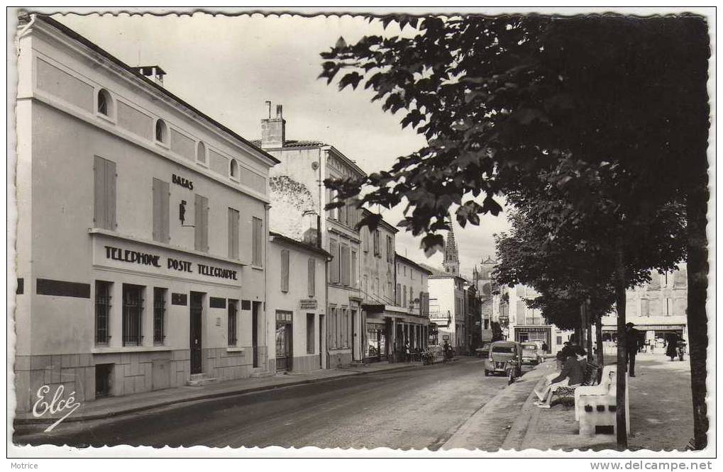 BAZAS  -  La Poste Et La Route De Bordeaux. - Bazas