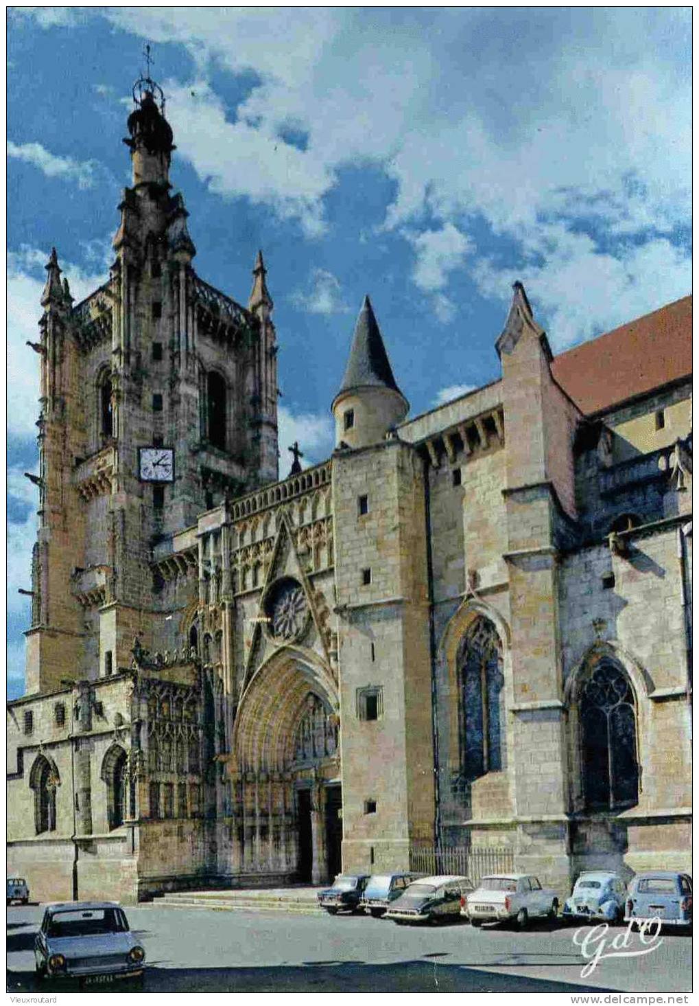 CPSM. LE LIVRADOIS. AMBERT. EGLISE ST JEAN. CONSTRUCTION 1471-1518. ...... - Ambert