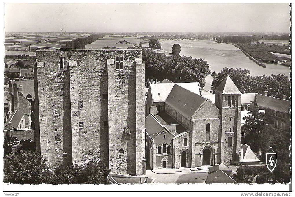 Cpsm Noir Et Blanc Dentelé BEAUGENCY La Tour De César Et L'abbatiale - Beaugency