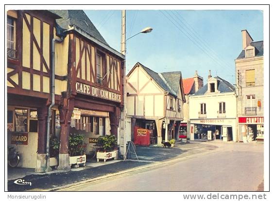 35 )FL) LA GUERCHE DE BRETAGNE, La Place, CPM Ed CIMCOLOR - La Guerche-de-Bretagne