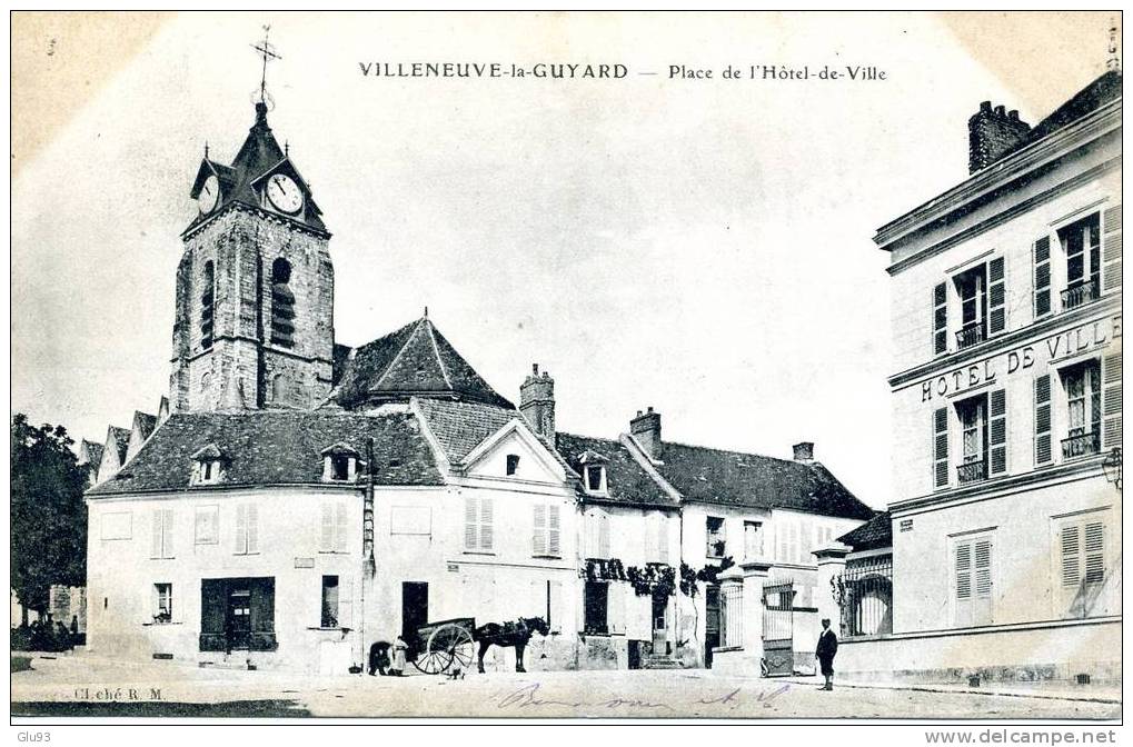 CPA - Villeneuve-la-Guyard (89) - Lot De 2 CP - Place De L'Hôtel De Ville  -  L'Hôtel De Ville - Villeneuve-la-Guyard