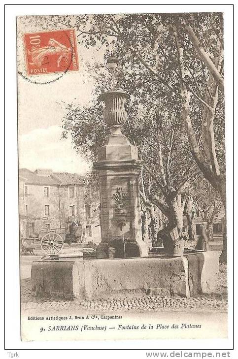 Sarrians   La  Fontaine De La Place Des Platanes      SARRIANS - Sarrians