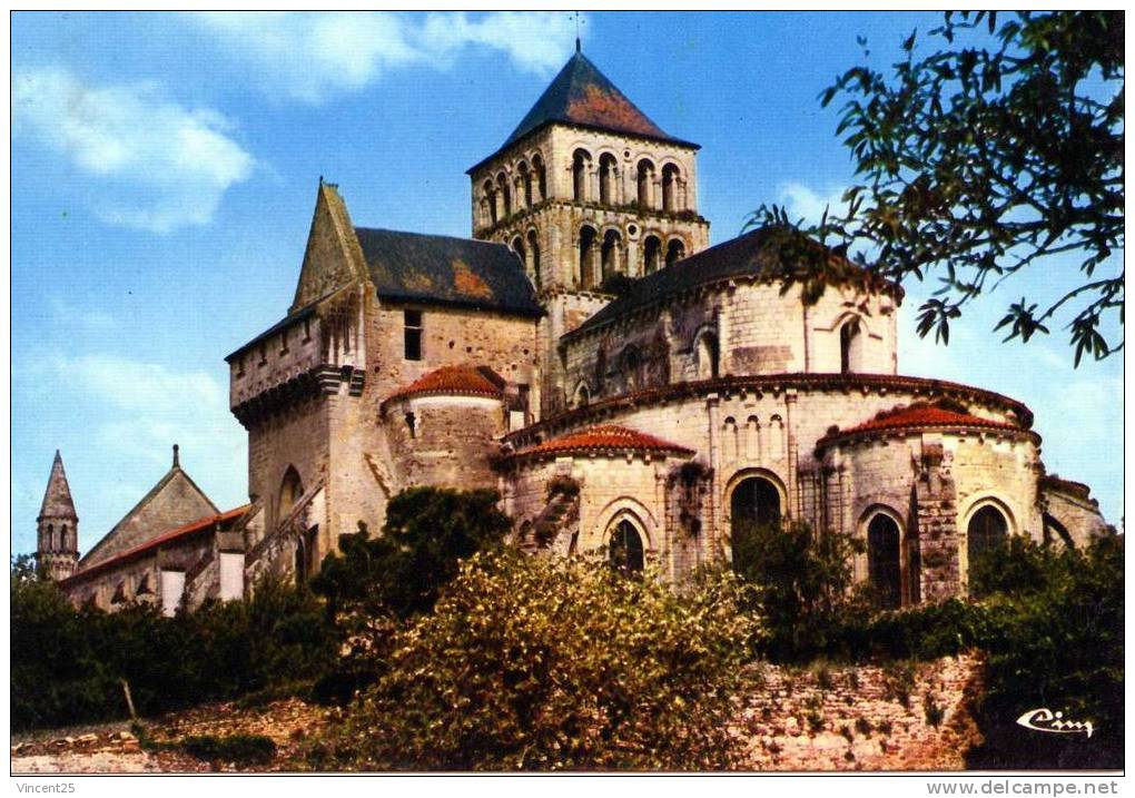 Saint Jouin De Marnes Eglise Abatiale * L Absdise - Saint Jouin De Marnes