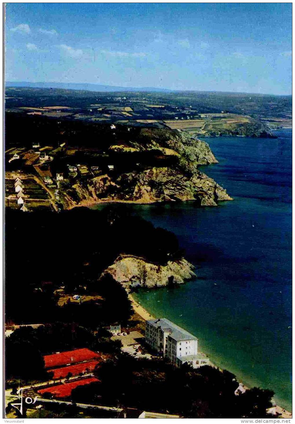 CPSM. CROZON MORGAT. ET SES FALAISES OU SE TROUVENT DES GROTTES  TRES CELEBRES. POINTE RULIANEC. RU KREIZ.MENHIR ET ABER - Crozon