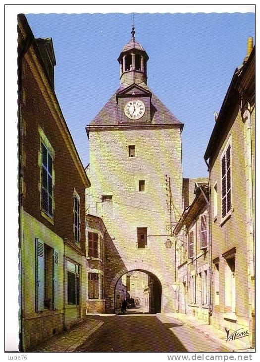 BEAUGENCY -   La Tour De L´Horloge, Porte De L´Ancien Rempart De La Cité - N° F 1209 - Beaugency