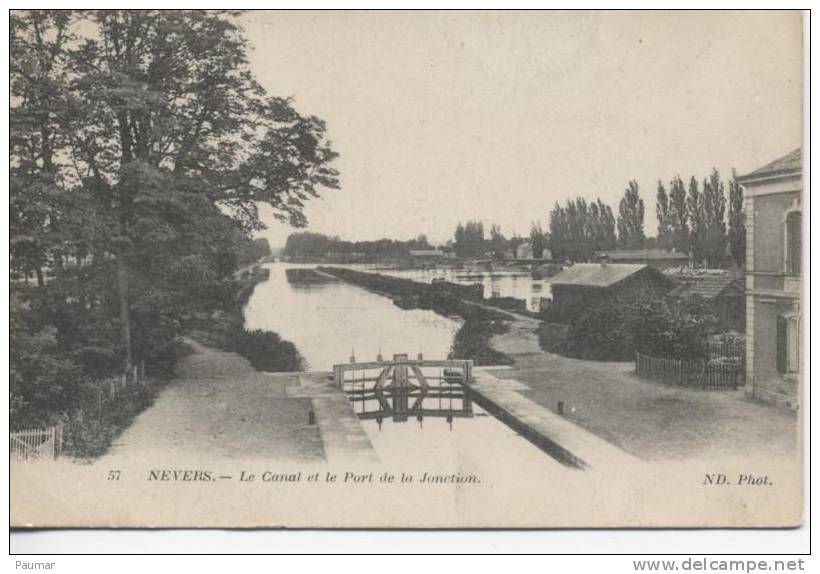 Nevers   Le Canal Et Le Port De La Jonction - Saint-Amand-en-Puisaye