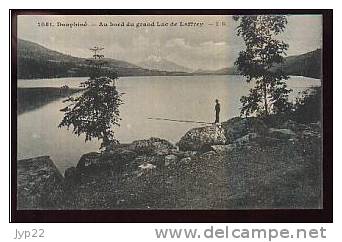 Jolie CP Ancienne 38 Isère Dauphiné - Au Bord Du Grand Lac De Laffrey - Ed E.R. 1081 - Pêcheur à La Ligne - Laffrey