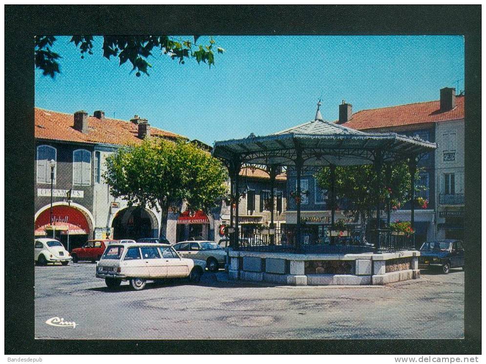 CPSM - Mirande (32) - Place D' Astarac Avec Le Kiosque  ( Automobile Citroën AMI COMBIER CIM 3 39 77 0383) - Mirande