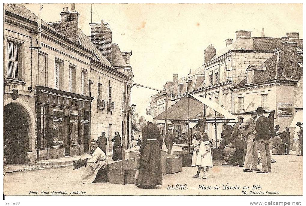 Bléré - Place Du Marché Au Blé - Bléré