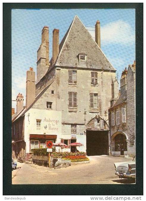 CPSM - La Charité Sur Loire (58) - Place Des Pêcheurs ( Auberge ... Automobile ...  Editions Nivernaises Datée De 1972) - La Charité Sur Loire